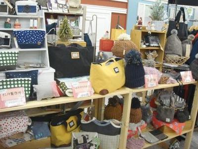 明日からクリスマス♪手仕事展　第２弾が始まります！！