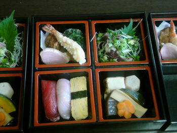 お花見弁当かな（笑）