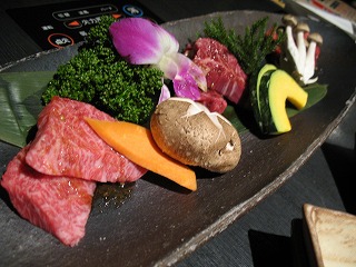 炭火焼肉 上杉で満足!