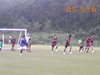ε=┏( ・_・)┛ お父さんサッカー♪