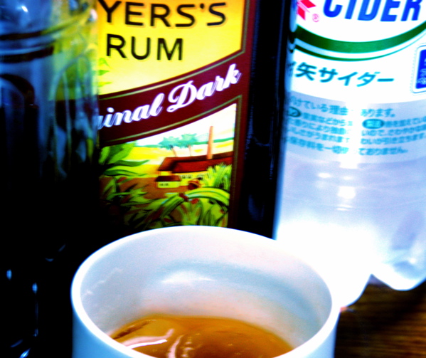 コーヒーの酒＋ラム＋サイダー