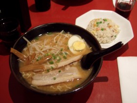 パリで味噌ラーメン